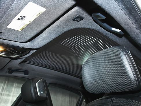 Used 2025 BMW 740i image 81