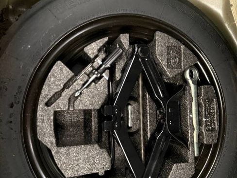 Used 2013 Subaru Legacy 2.5i Limited image 27