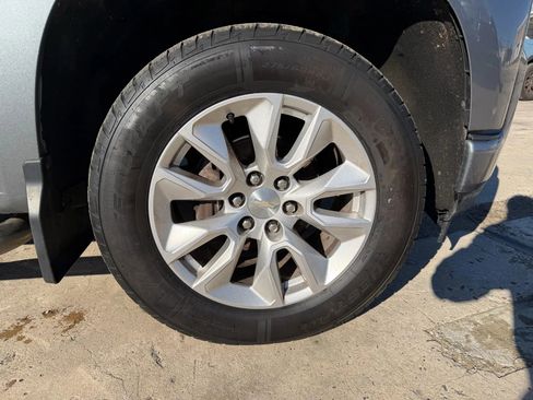 Used 2019 Chevrolet Silverado 1500 Custom w/ Custom Convenience Package image 14