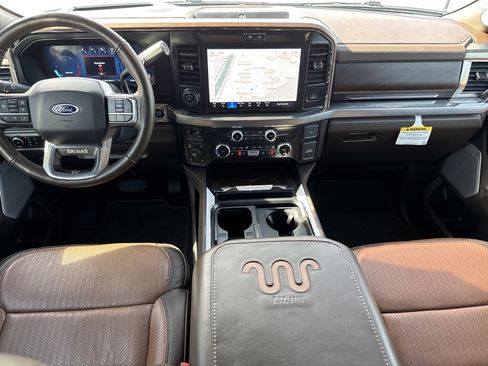 Used 2025 Ford F250 King Ranch w/ FX4 Off-Road Package image 30