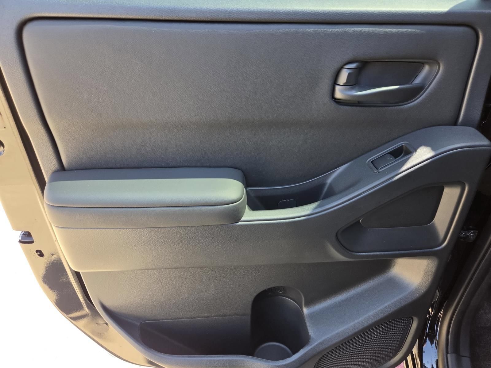 New 2027 Nissan Frontier SV w/ SV Convenience Package RWD image 13
