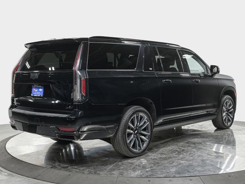 Used 2024 Cadillac Escalade ESV Sport w/ Touring Package AWD/4WD image 7