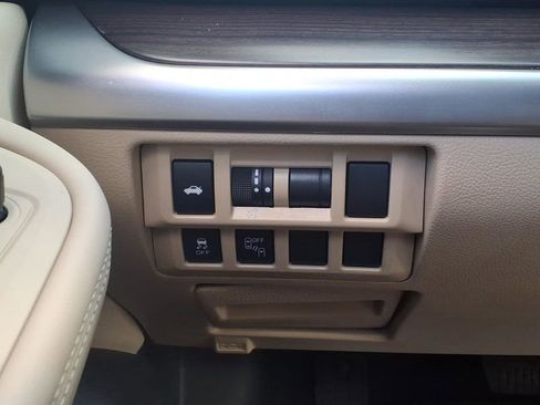 Used 2018 Subaru Legacy 3.6R Limited AWD/4WD image 14