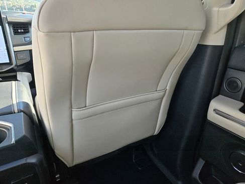 Used 2024 Ford Expedition Platinum image 14