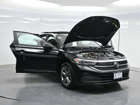 Used 2024 Volkswagen Jetta SE FWD image 47