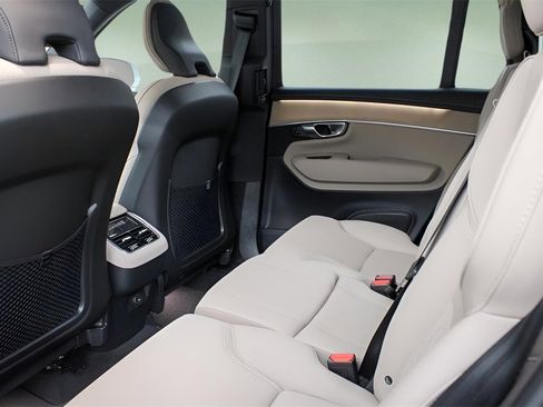 New 2026 Volvo XC90 B6 Plus w/ Protection Package Premier image 11