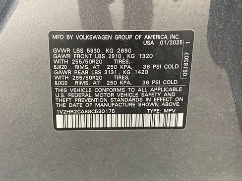 Used 2025 Volkswagen Atlas SE AWD/4WD image 14