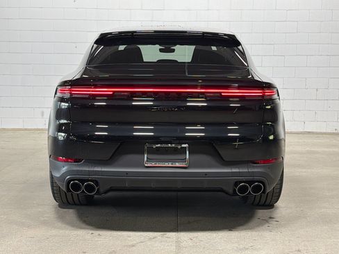 Certified 2026 Porsche Cayenne S AWD/4WD image 8