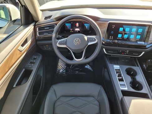 New 2026 Volkswagen Atlas SE image 14
