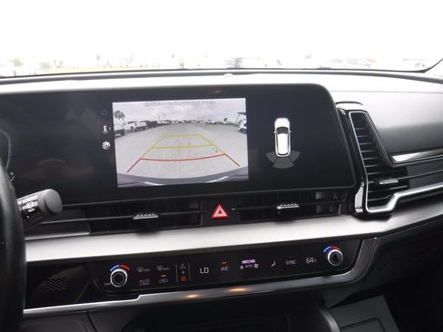 Used 2023 Kia Sportage EX image 18