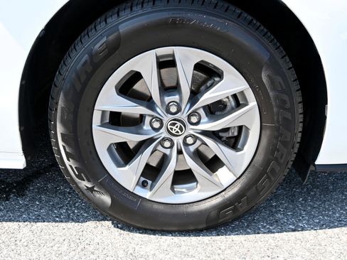 Used 2021 Toyota Sienna LE image 14