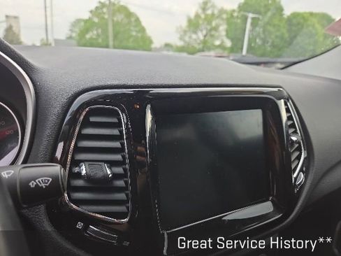 Used 2019 Jeep Compass Limited AWD/4WD image 11