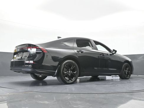 Used 2025 Honda Accord SE image 57