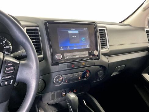 Used 2022 Nissan Frontier SV w/ Technology Package RWD image 9