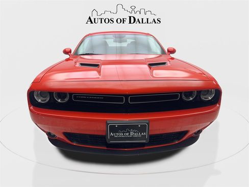Used 2023 Dodge Challenger SXT w/ Plus Package image 3