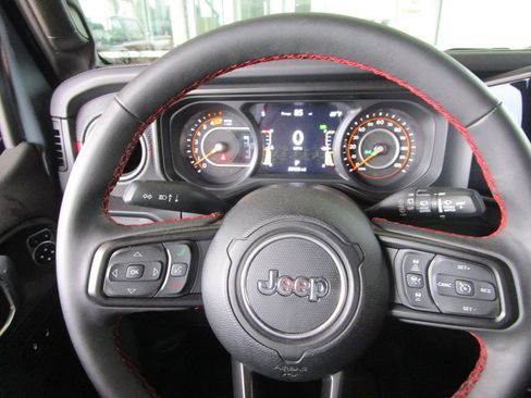 Used 2024 Jeep Wrangler Unlimited Rubicon image 33