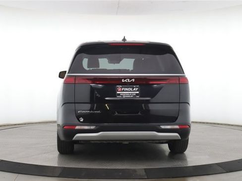 Used 2022 Kia Carnival LX FWD image 11