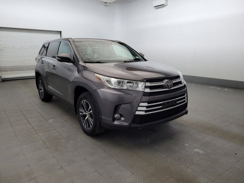 Used 2019 Toyota Highlander Plus AWD/4WD image 13