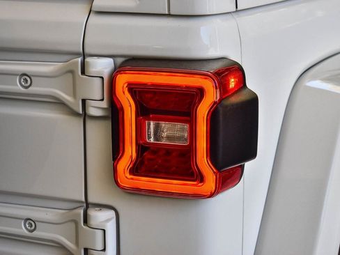 Used 2023 Jeep Wrangler Unlimited Sahara w/ Cold Weather Group image 7