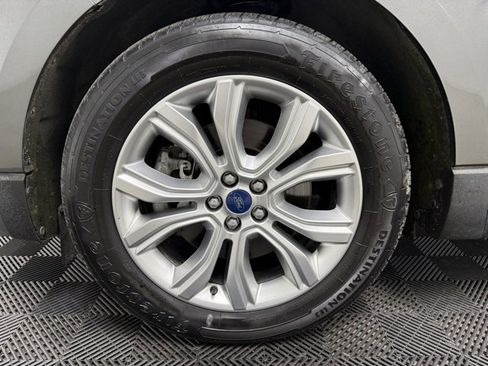 Used 2020 Ford Edge Titanium image 24