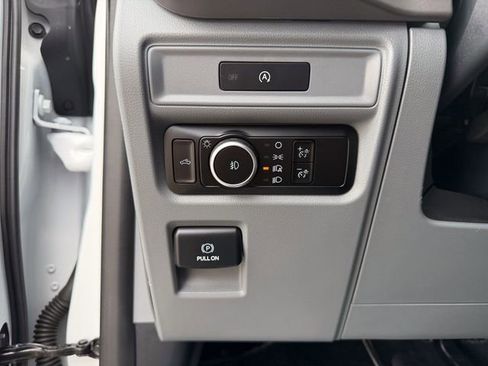 Used 2025 Ford F150 XLT AWD/4WD image 9