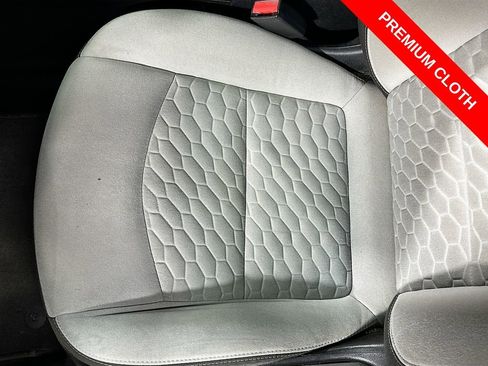 Used 2019 Chevrolet Equinox LS image 19