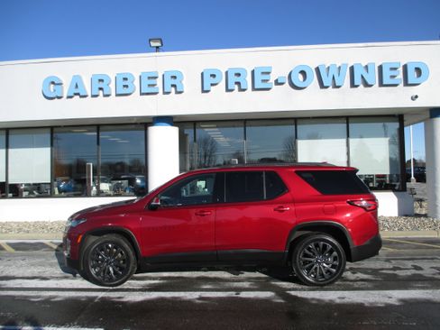 Certified 2023 Chevrolet Traverse RS w/ LPO, Floor Liner Package image 2