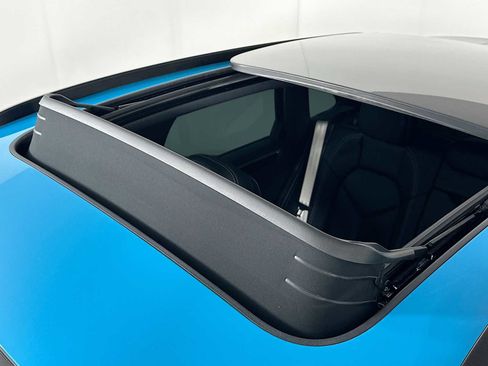 Certified 2022 Porsche Macan S AWD/4WD image 22