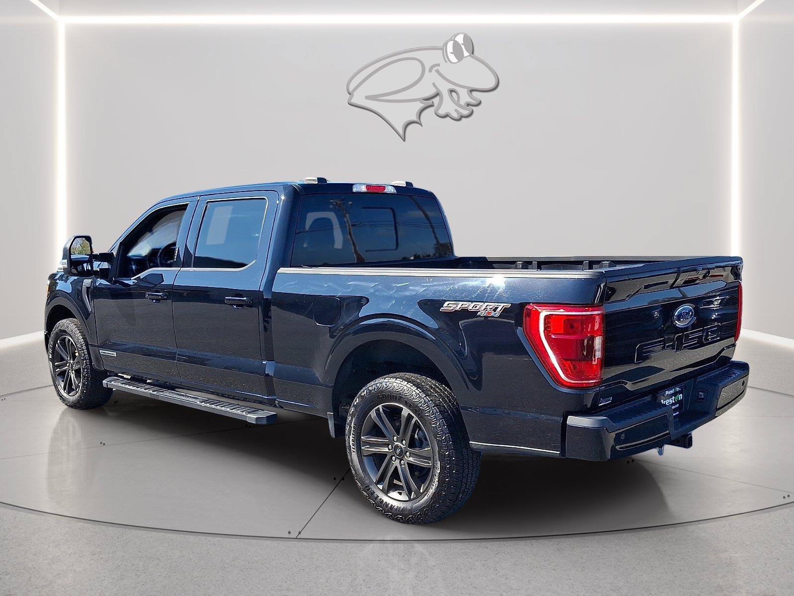 Used 2022 Ford F150 XLT w/ Equipment Group 302A High AWD/4WD image 3