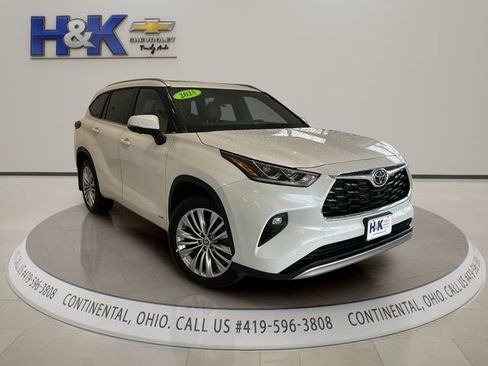 Used 2025 Toyota Highlander Platinum AWD/4WD image 1