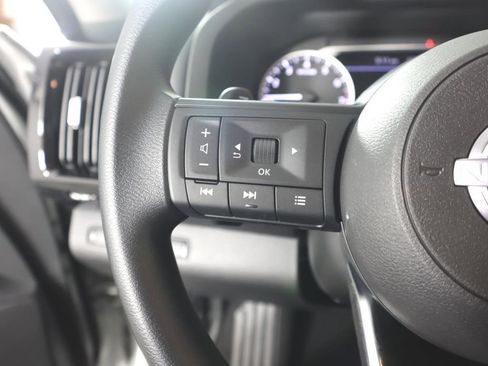 Certified 2025 Nissan Pathfinder S image 15