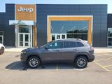 Used 2019 Jeep Cherokee Latitude Plus w/ Cold Weather Group image 2