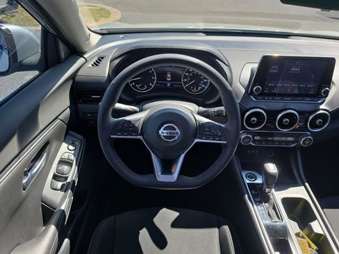 Used 2021 Nissan Sentra SV image 14