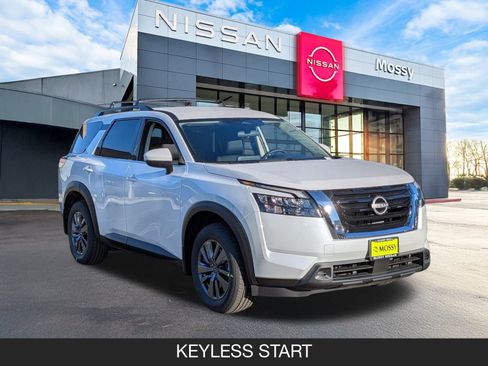 New 2025 Nissan Pathfinder SV image 2