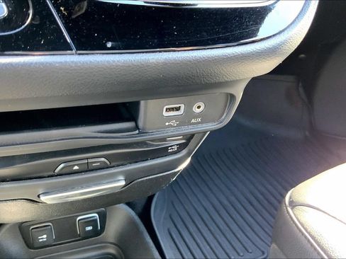 Used 2020 Chrysler Pacifica Touring-L Plus FWD image 32