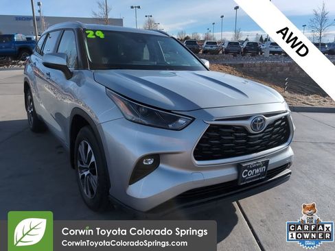 Used 2024 Toyota Highlander XLE image 1