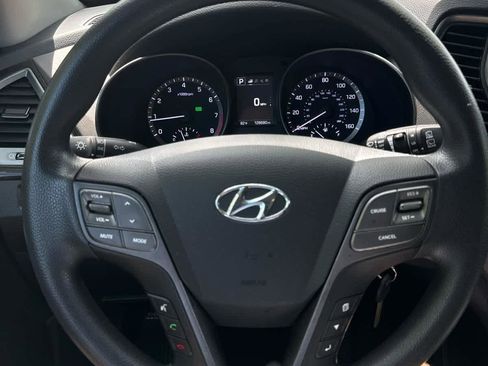 Used 2017 Hyundai Santa Fe SE FWD image 26