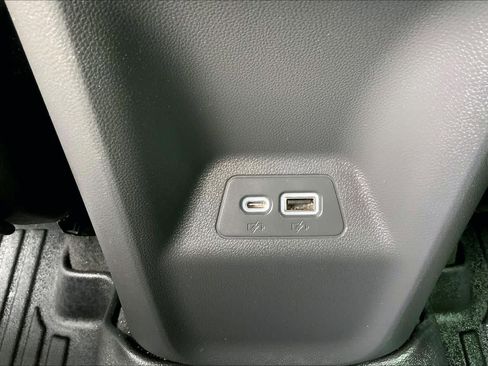 Used 2023 Buick Envision Essence image 34