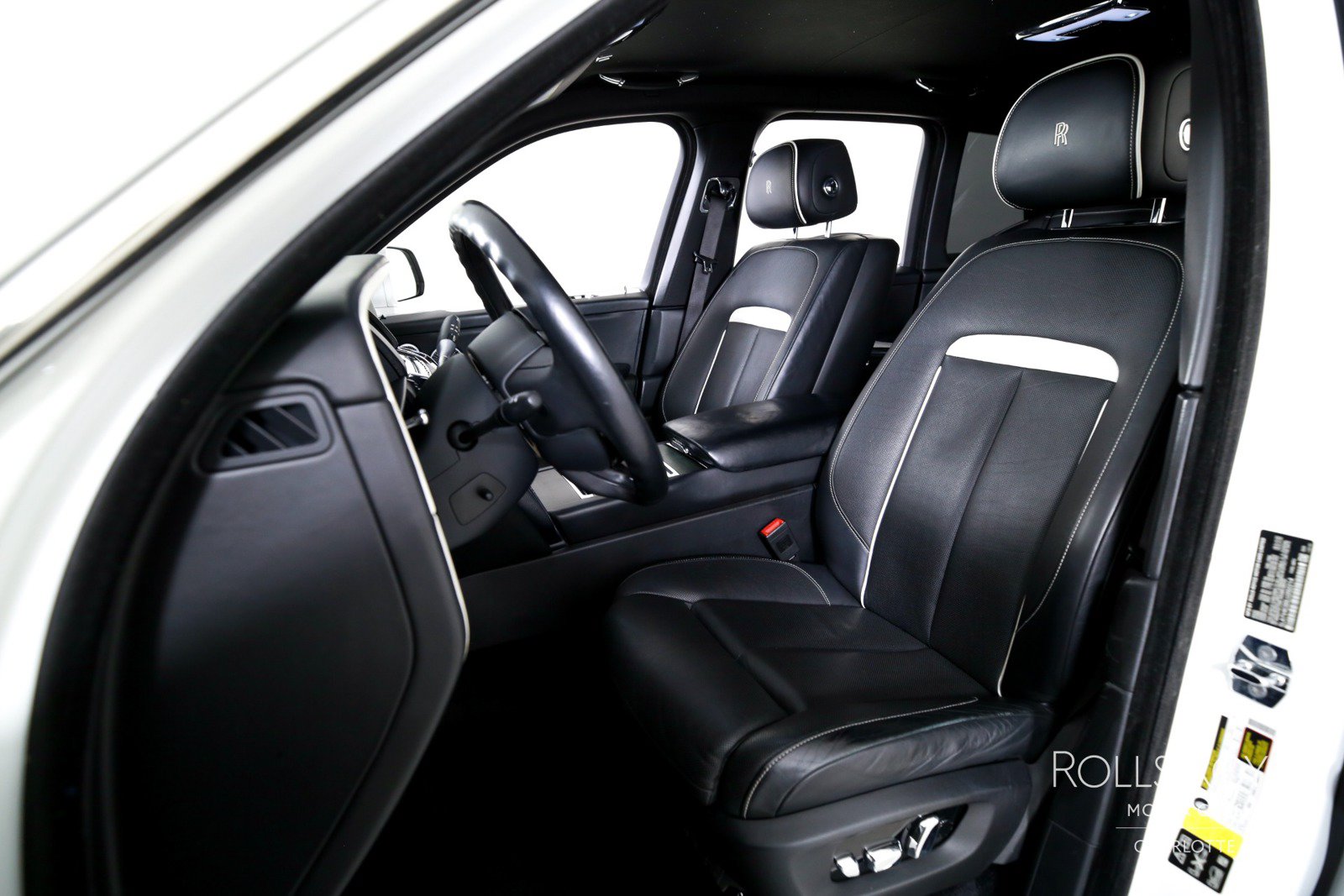 Used 2020 Rolls-Royce Cullinan AWD/4WD image 13