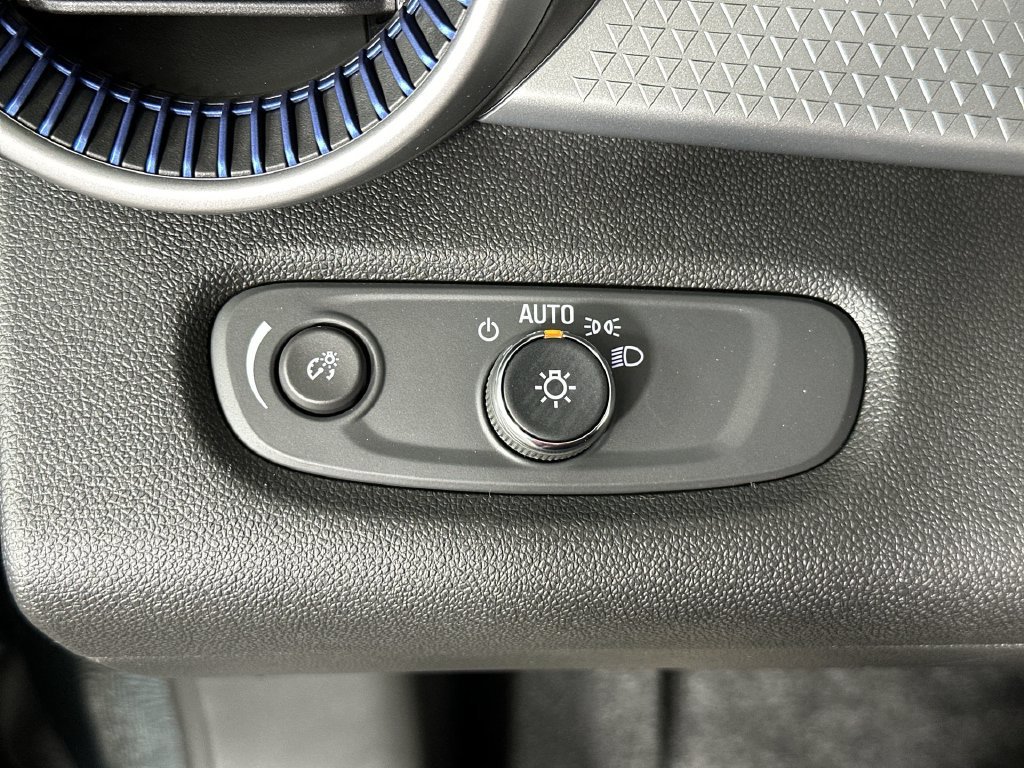 New 2026 Chevrolet Trax LS w/ LS Convenience Package FWD image 18