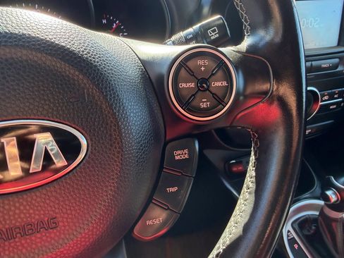 Used 2017 Kia Soul + w/ Designer's Package FWD image 17