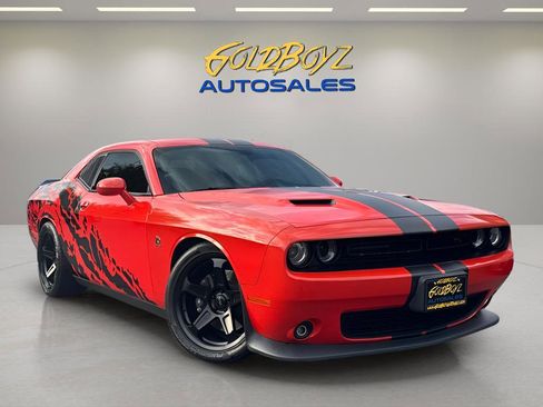 Used 2017 Dodge Challenger R/T Scat Pack image 1