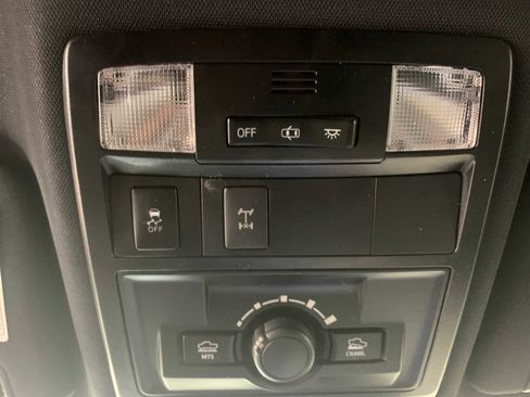 Used 2019 Toyota Tacoma TRD Off-Road image 7