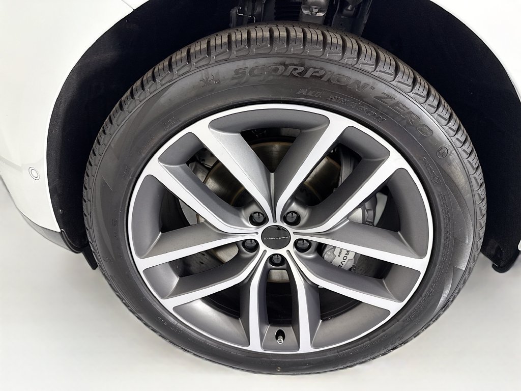 New 2026 Land Rover Range Rover SE AWD/4WD image 30