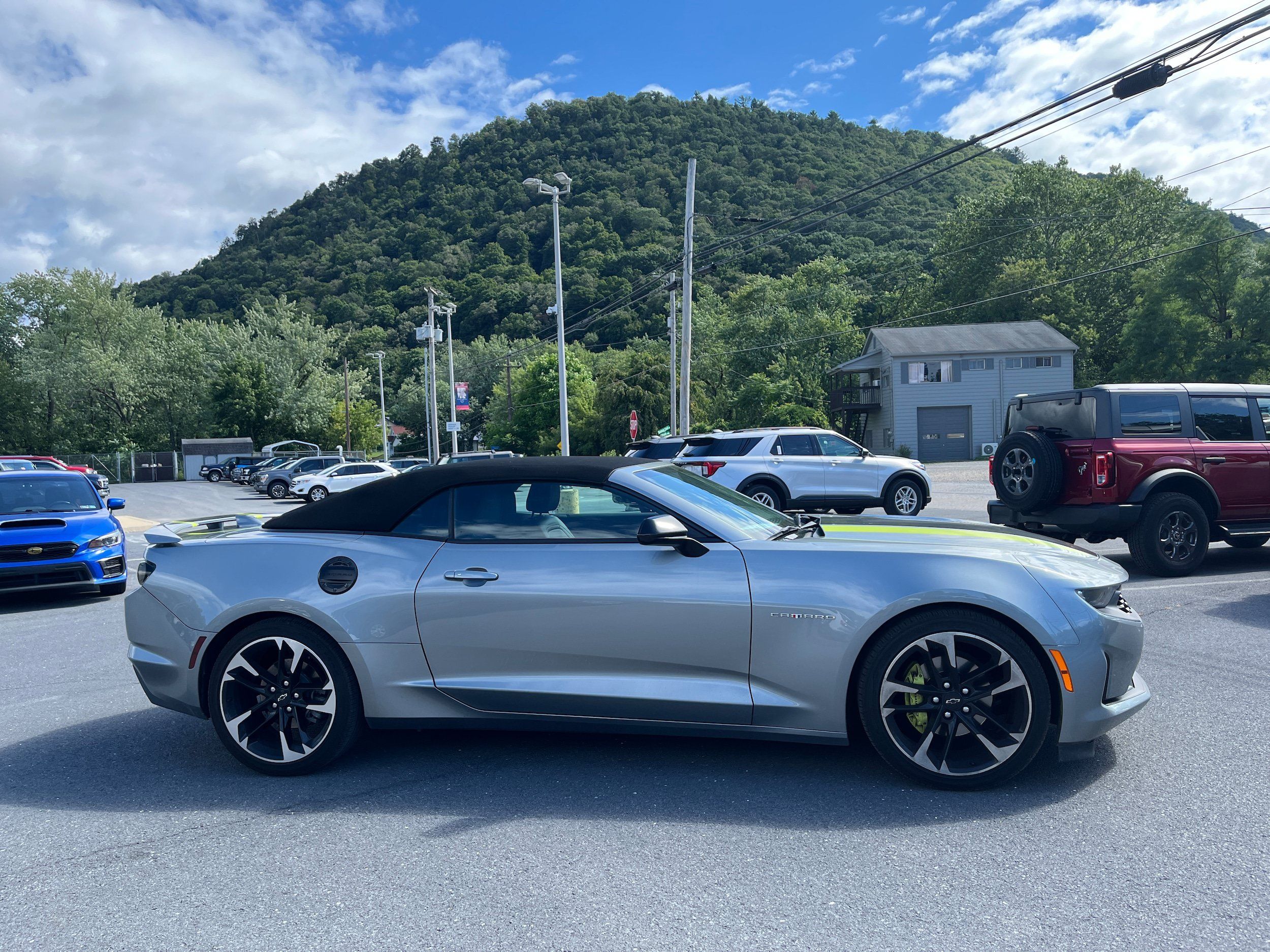 Used 2023 Chevrolet Camaro LT RWD image 5