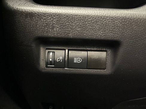 Certified 2025 Toyota RAV4 XLE AWD/4WD image 28