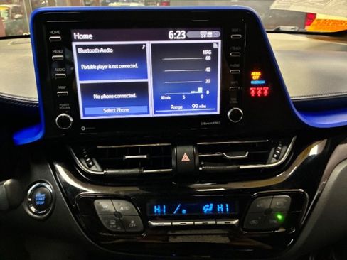 Used 2021 Toyota C-HR XLE image 24