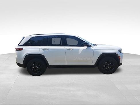Certified 2023 Jeep Grand Cherokee Altitude AWD/4WD image 29