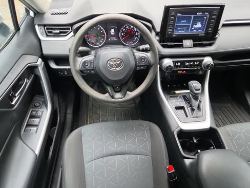 Used 2022 Toyota RAV4 XLE w/ Convenience Package FWD image 12