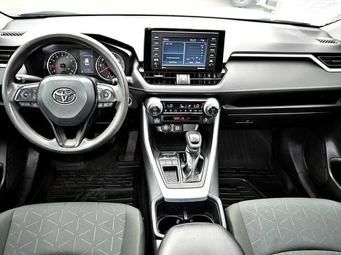Used 2022 Toyota RAV4 XLE FWD image 15